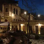 Sarnich Cave Hotel