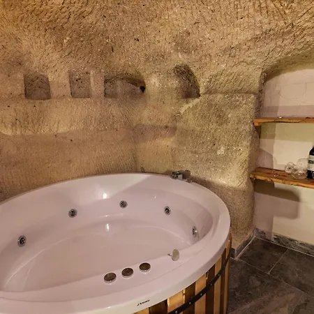 Sarnich Cave Otel