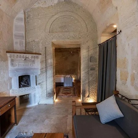 Otel Sarnich Cave 3*