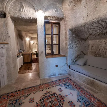 Sarnich Cave Otel 3*