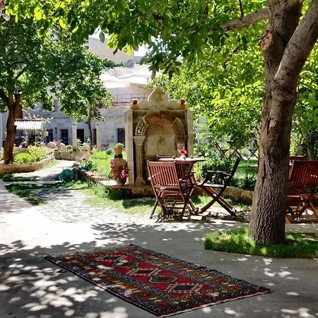 Sarnich Cave Otel *