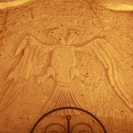 Sarnich Cave Otel
