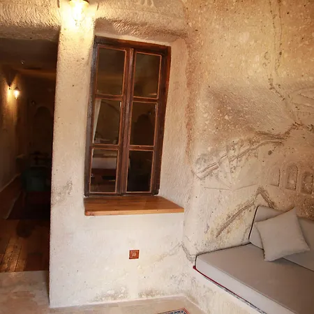 Sarnich Cave Otel 3*