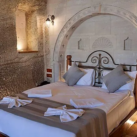Hotel Sarnich Cave 3*