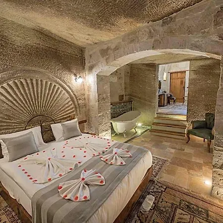 Hotel Sarnich Cave 3*