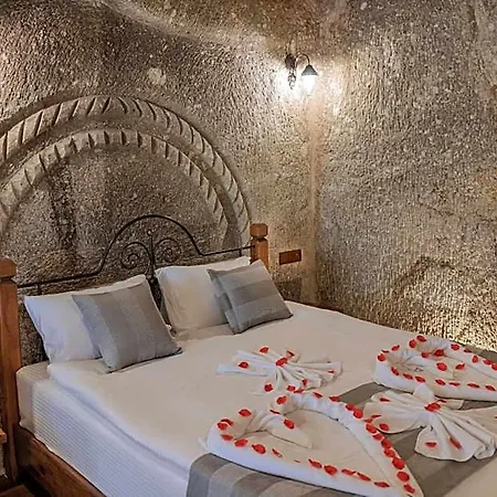 Hotel Sarnich Cave