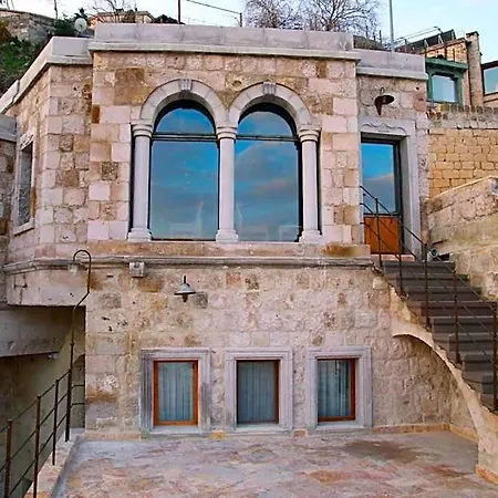 Hotel Sarnich Cave