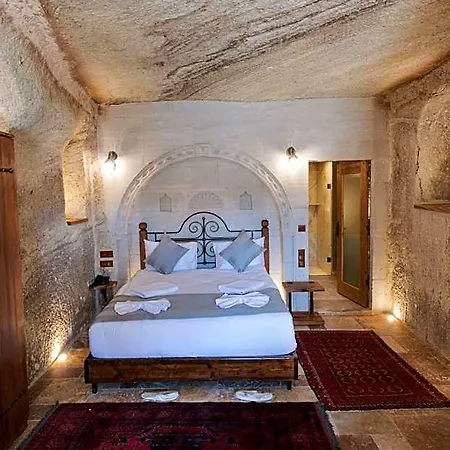 Sarnich Cave Hotel 3*