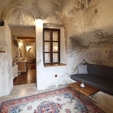Otel Sarnich Cave 3*
