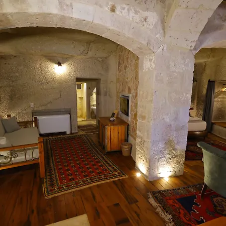 Sarnich Cave Otel 3*