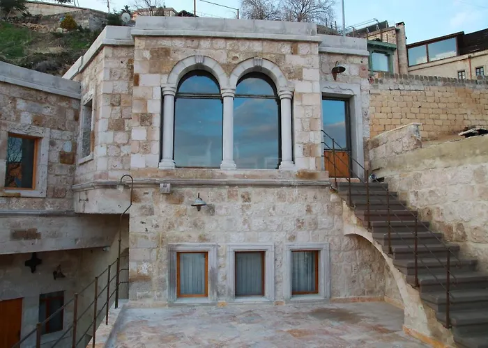 Sarnich Cave 3* 格雷梅