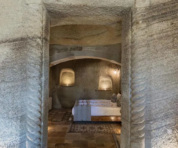 Hotel Sarnich Cave 3*