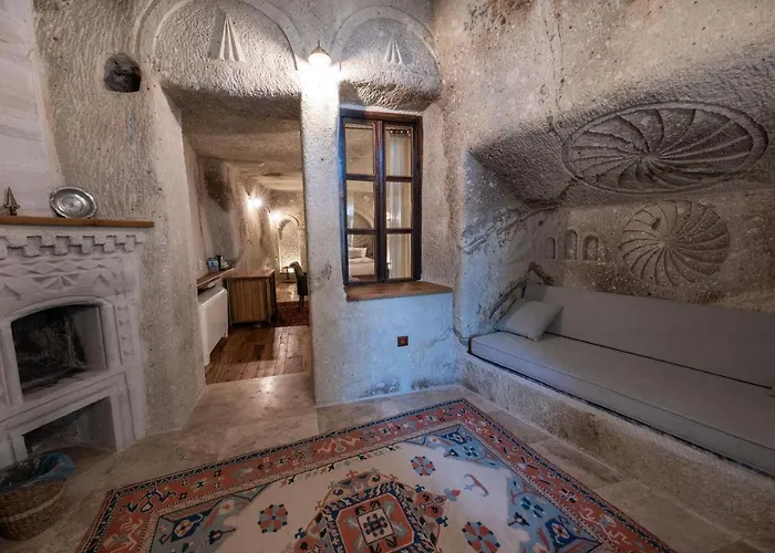 Sarnich Cave 酒店 3*